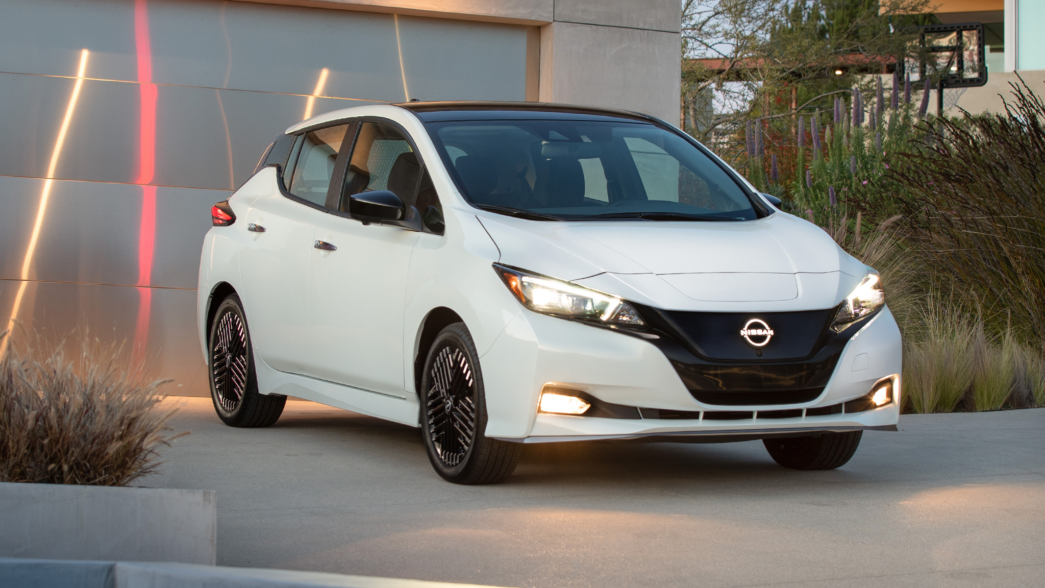 2024 Nissan LEAF