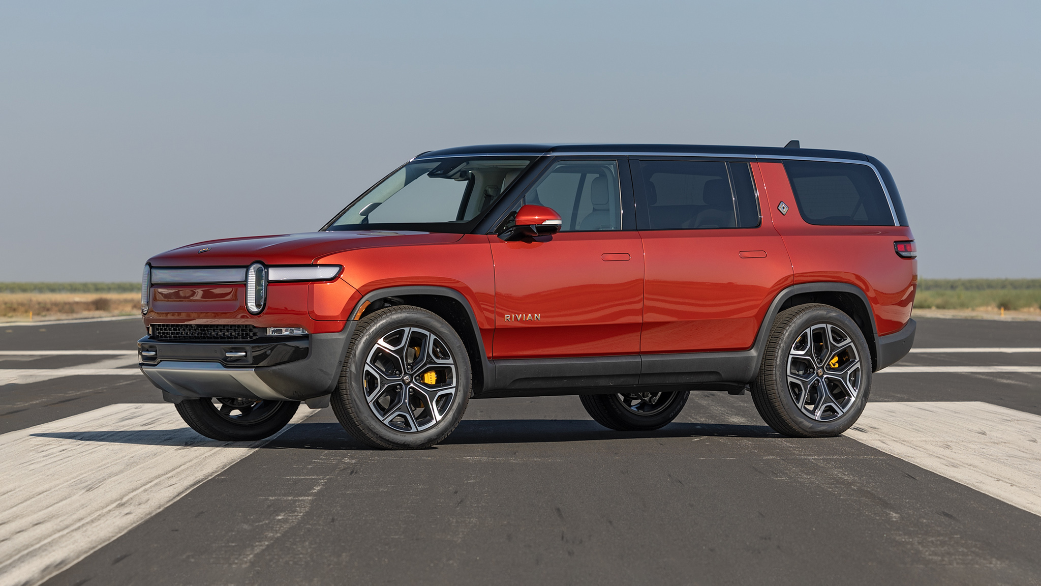 2024 Rivian R1S