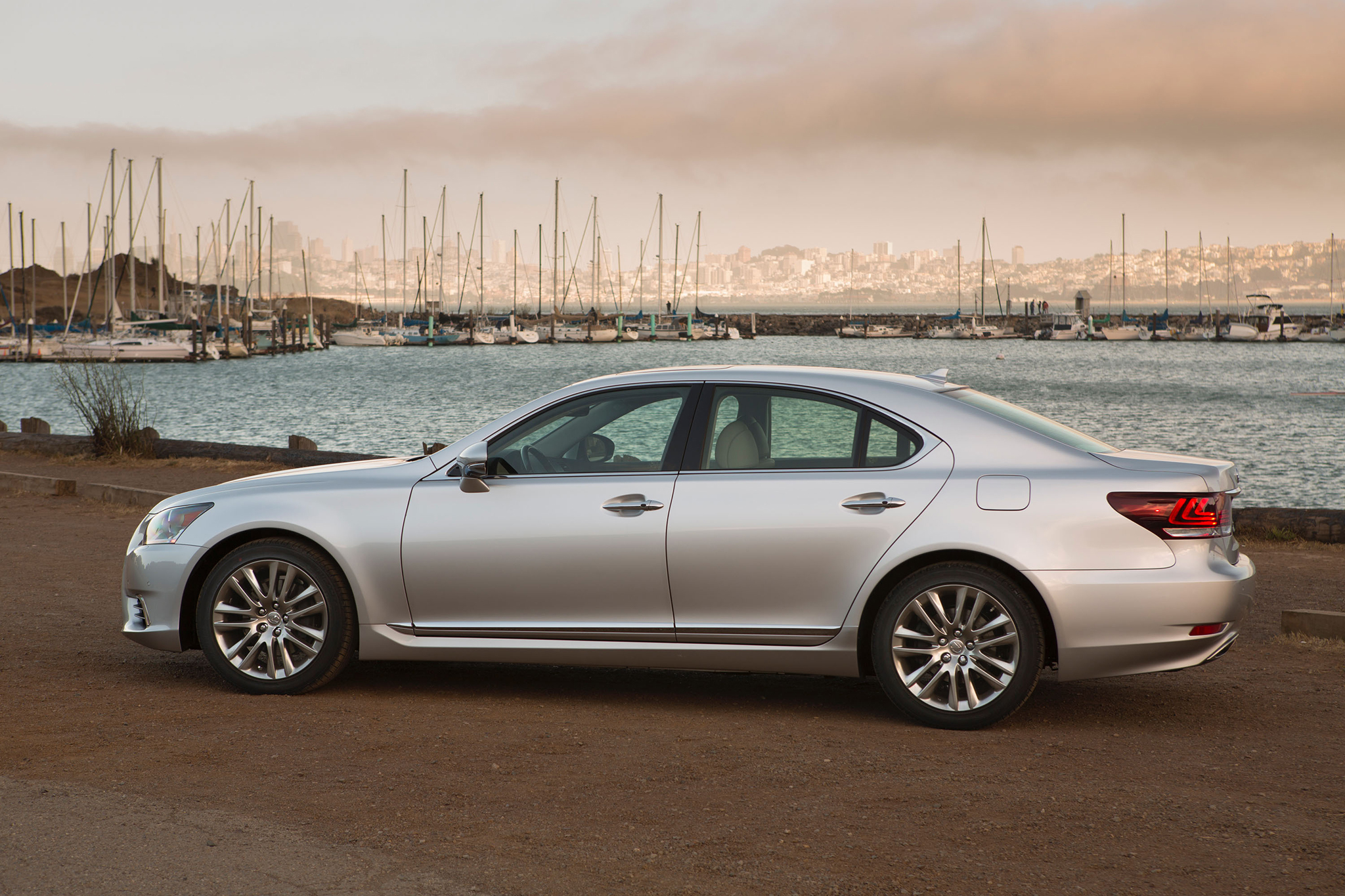 2014 Lexus LS460